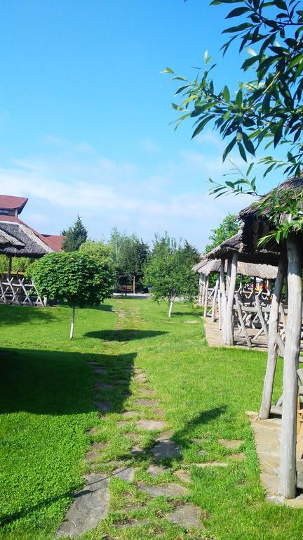 Panska Hata Hotel Nyzhnya Khortytsya Exterior photo